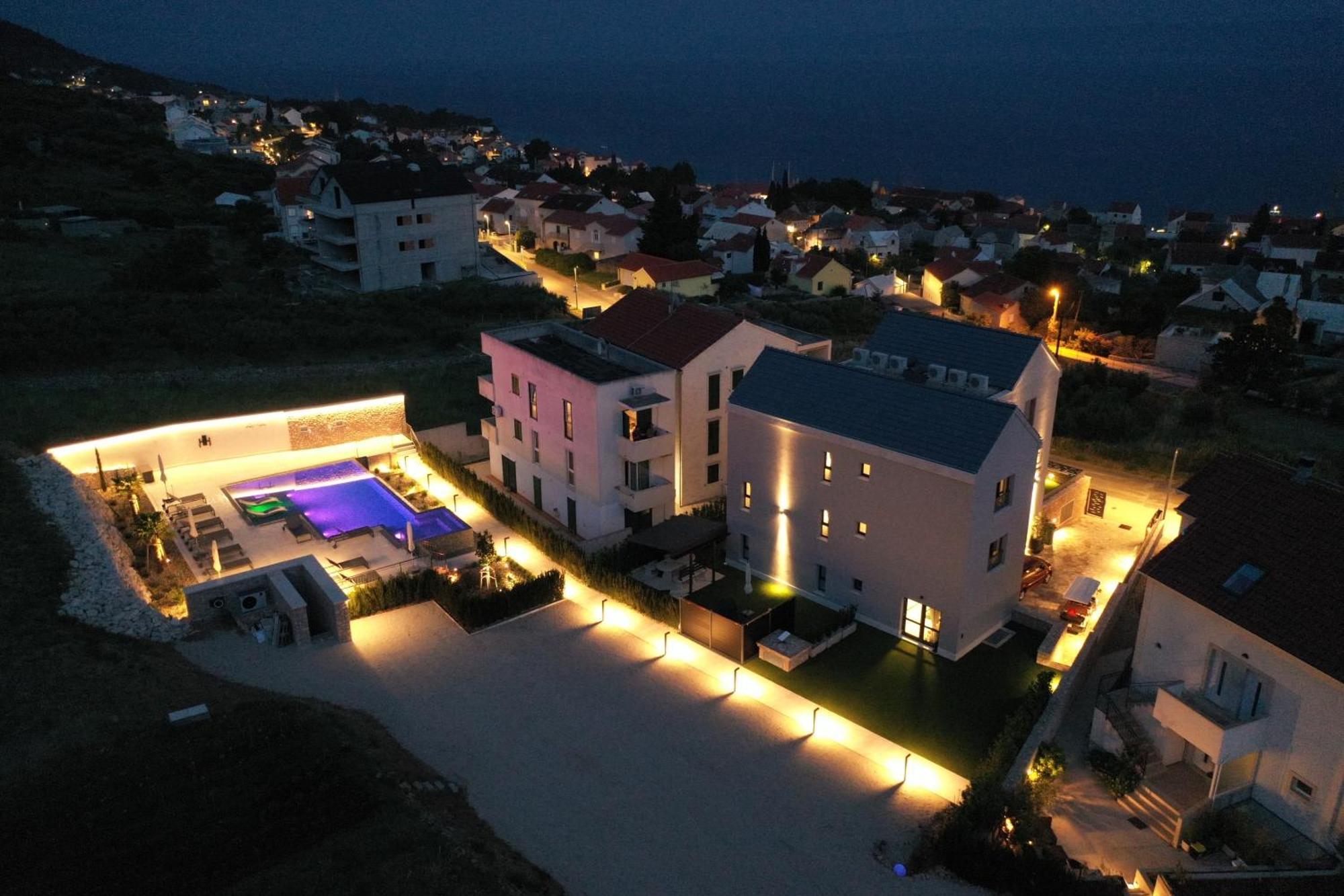 Grey House Apartman Bol Kültér fotó