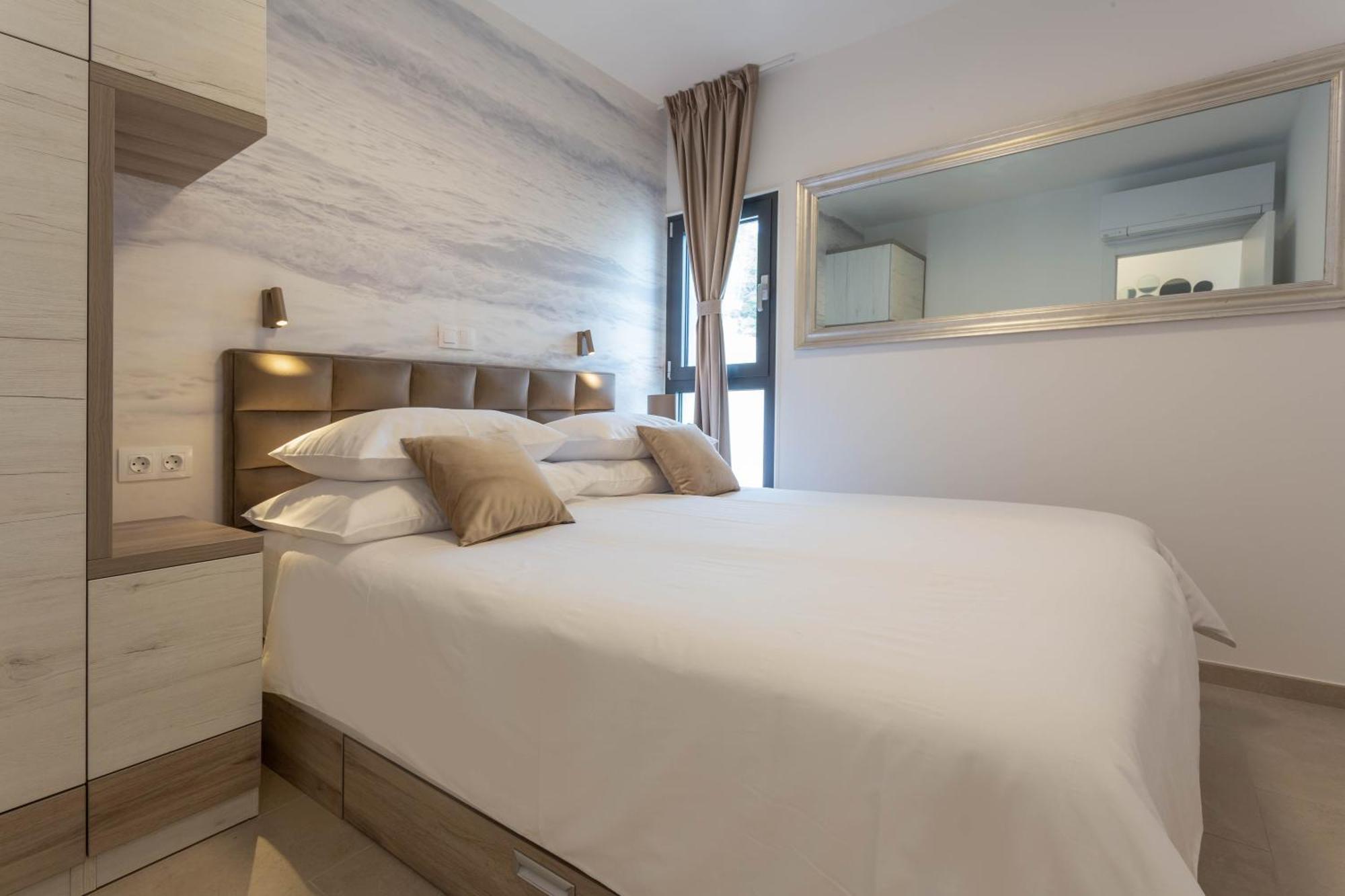 Grey House Apartman Bol Kültér fotó